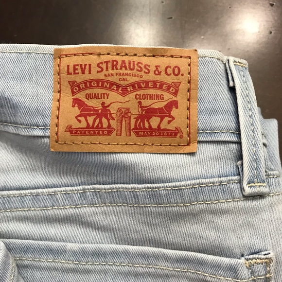 SOLD Levi 710 super skinny Jeans - Picture 7 of 10